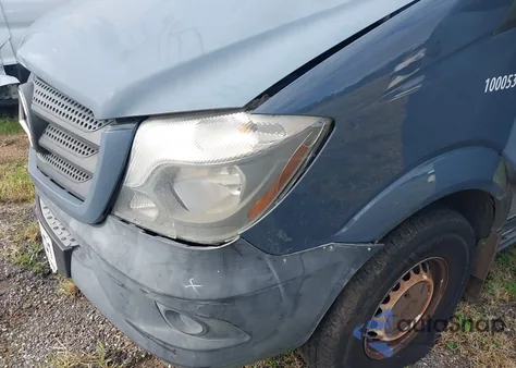 2018 Mercedes-Benz Sprinter 2500 Standard Roof V6 z USA, uszkodzony, nr VIN WD3PE7CD1JP635593